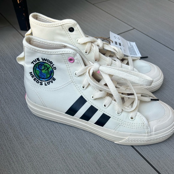adidas Andr Saraiva x Nizza Hi RF 'The World Needs Love' women’s US size 6. - Picture 5 of 6